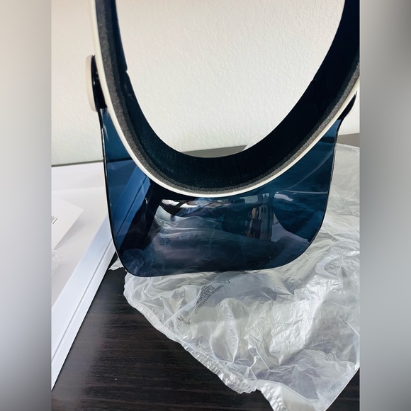 DiorPacific V1U Perspex and Rubber Visor - Picture 5 of 15